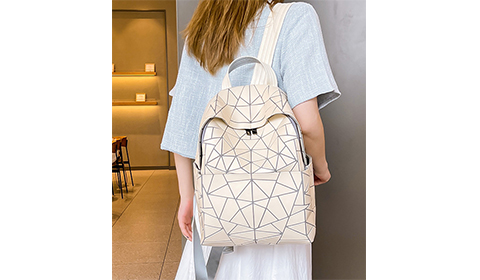 famous luxury women geometric luminous backpacks Stylish designer wholesale holographic rhombus material women ladies